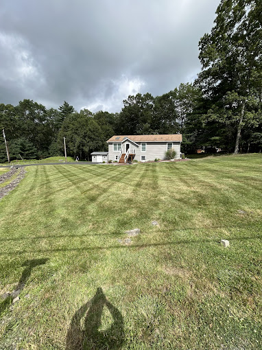 Residential lawn care and trimming service in Stroudsburg PA